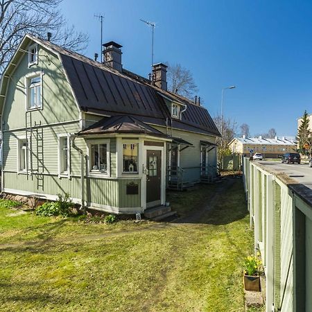 Newly Renovated Apartment In A Woodenhouse From 1910 In Martti! ตูร์กู ภายนอก รูปภาพ