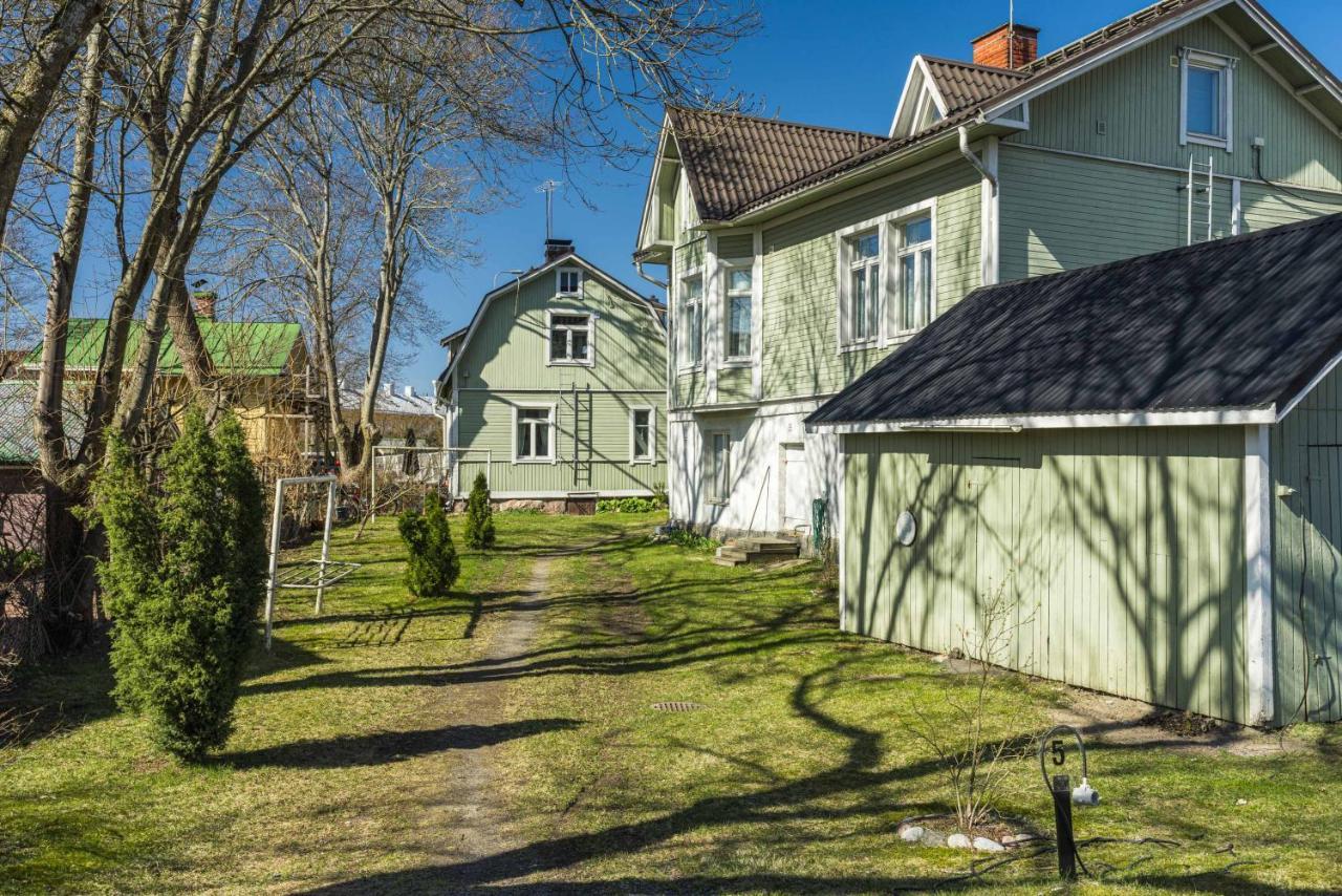 Newly Renovated Apartment In A Woodenhouse From 1910 In Martti! ตูร์กู ภายนอก รูปภาพ